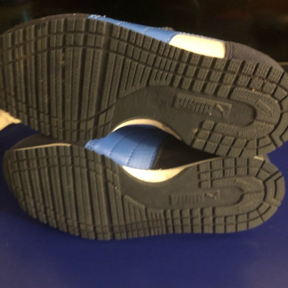 Royal blue puma kids sneakers - Picture 2 of 5